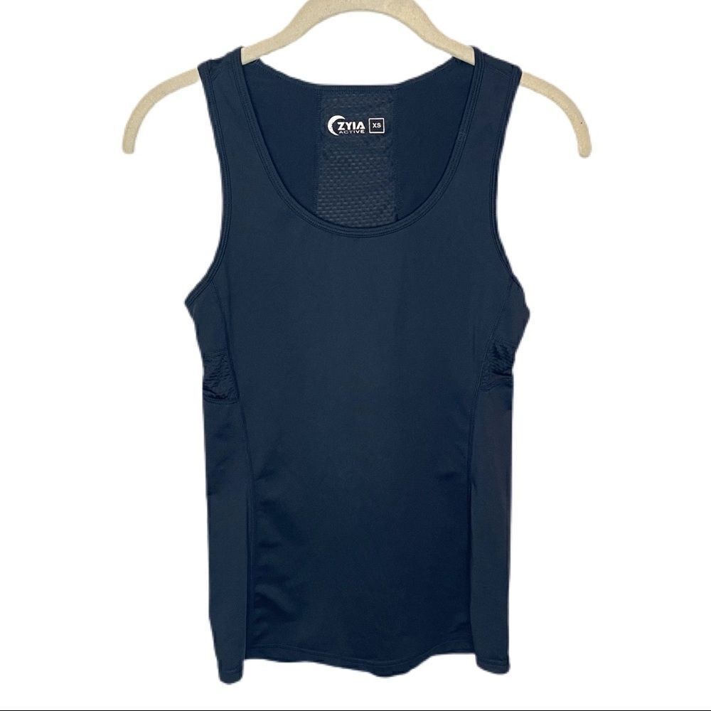 ZYIA Black Distance Zipper Tank. - Picture 3 of 6